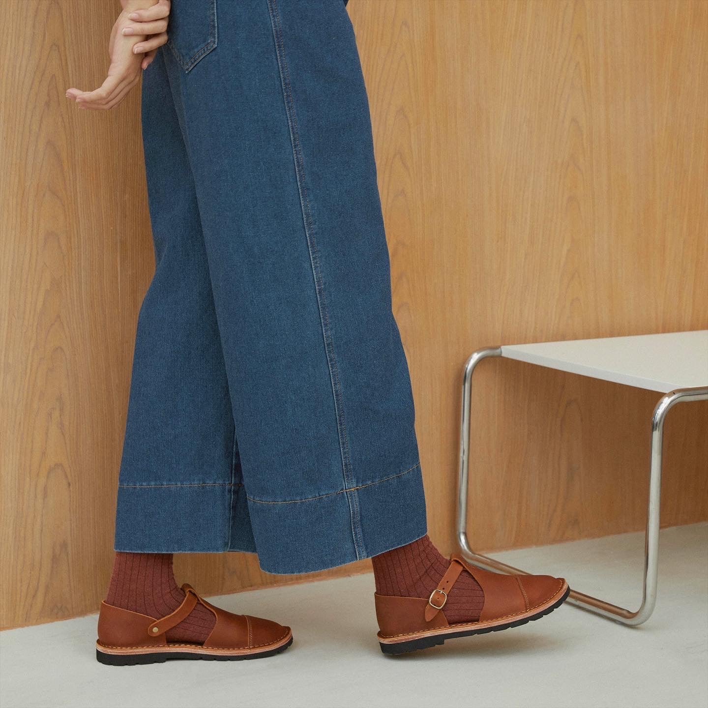 OAK SANDALS - TOBACCO