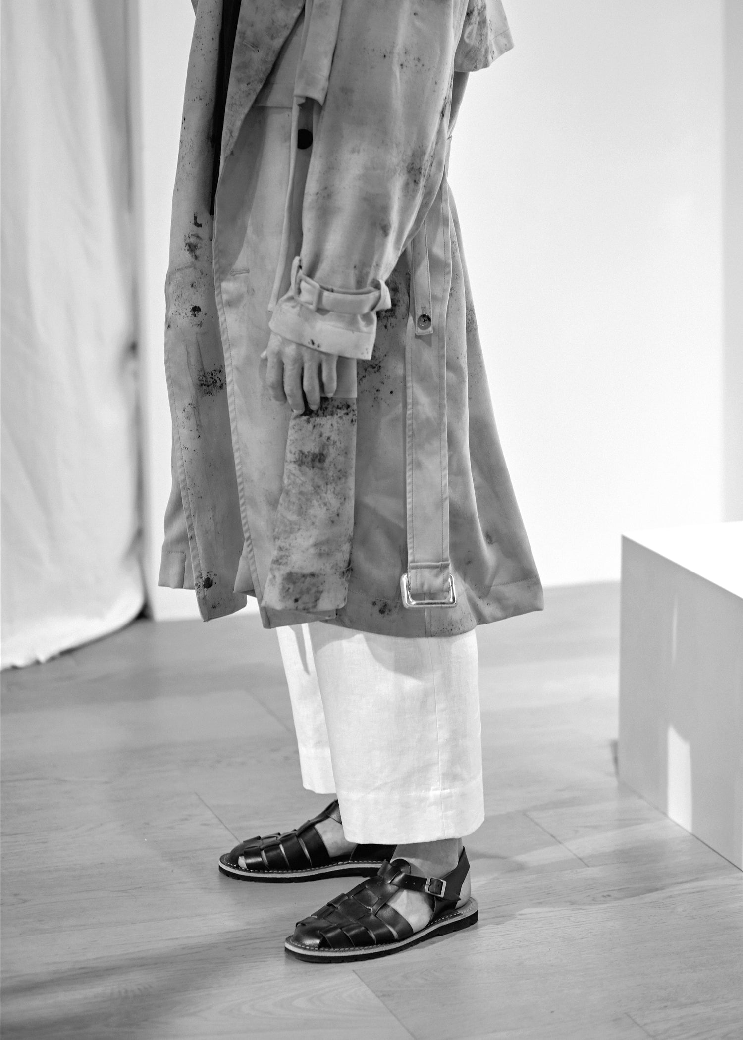 TEAK SANDALS - BLACK