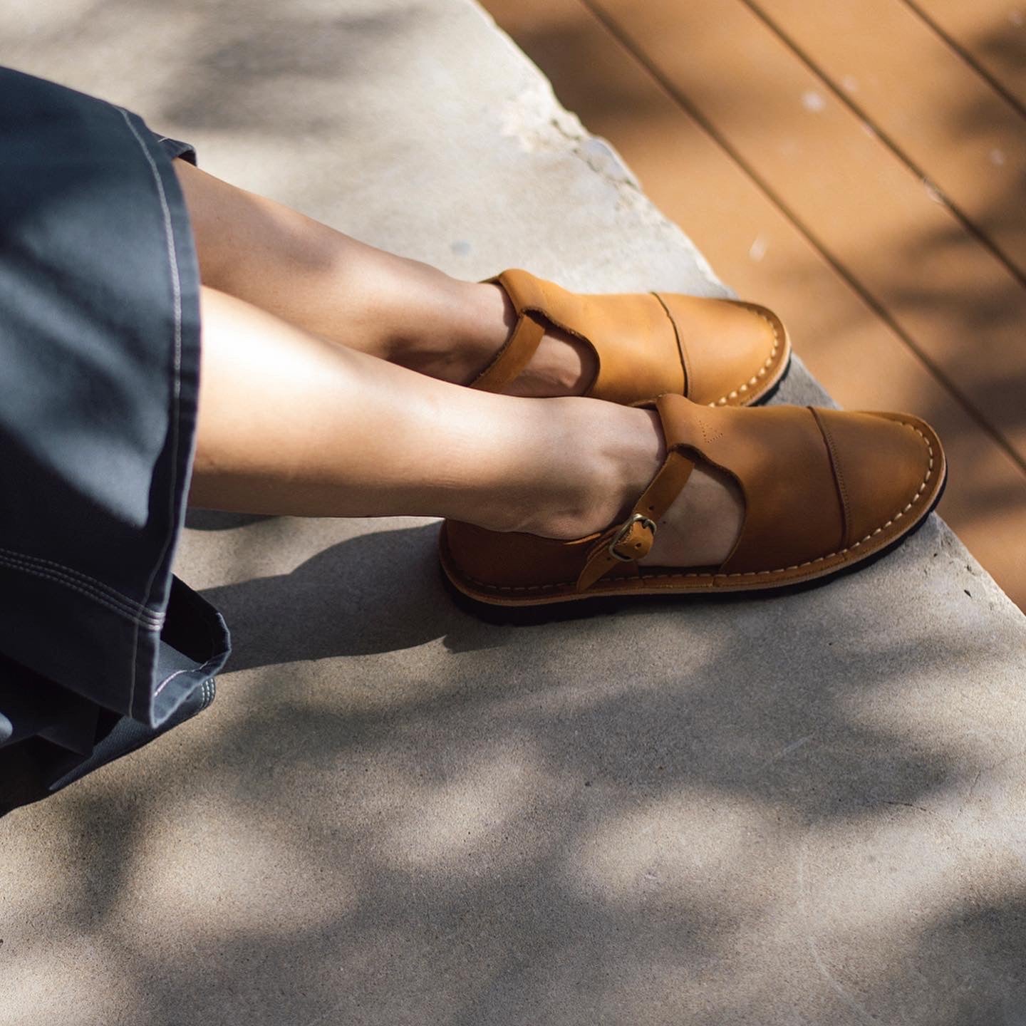 OAK SANDALS - TOBACCO