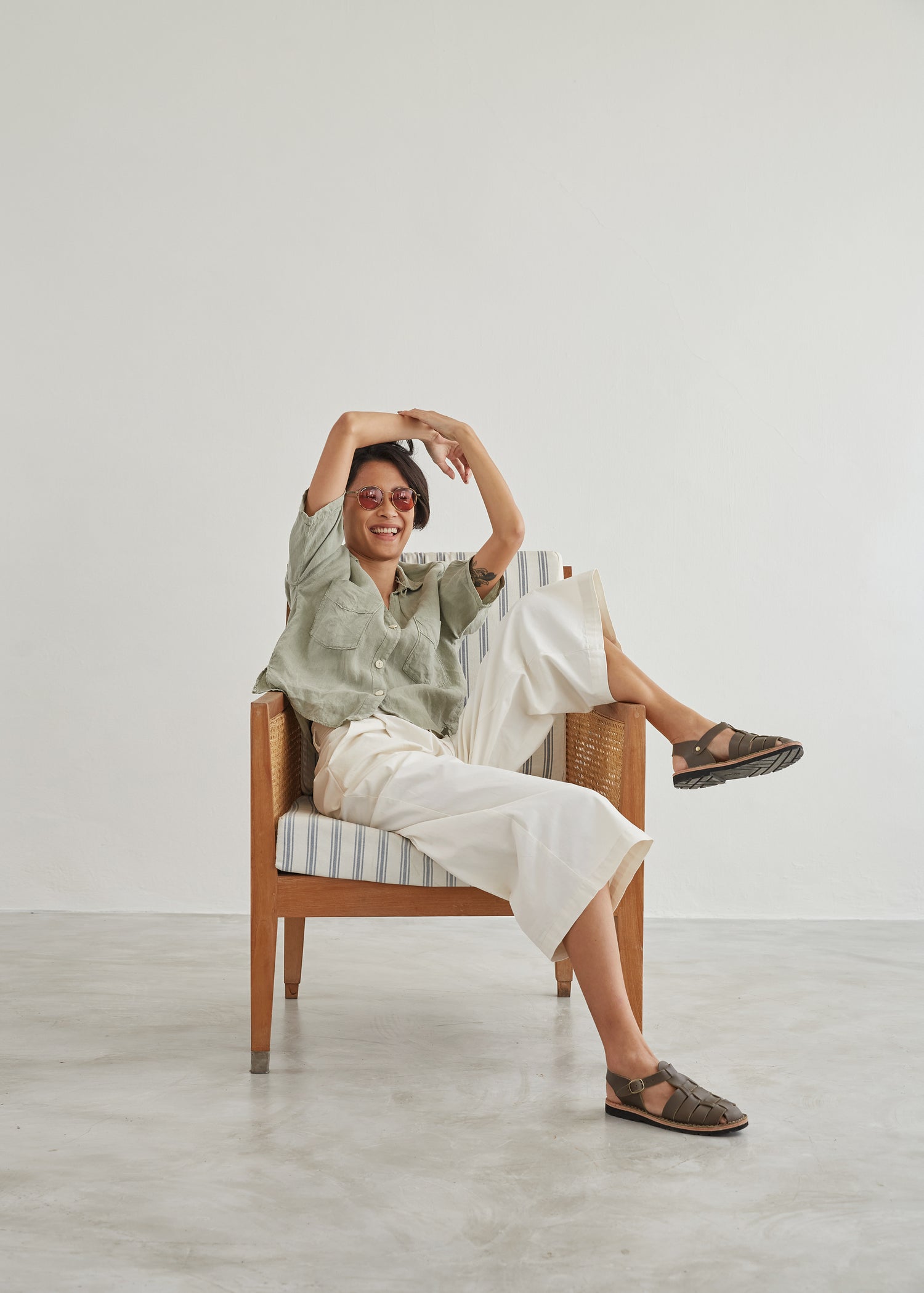 TEAK SANDALS - OLIVE