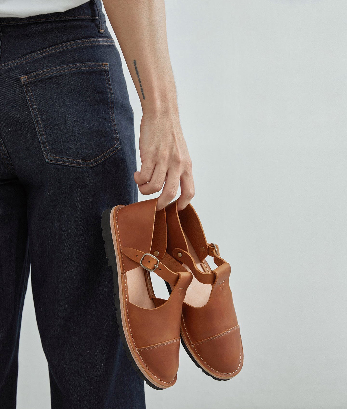 OAK SANDALS - TOBACCO