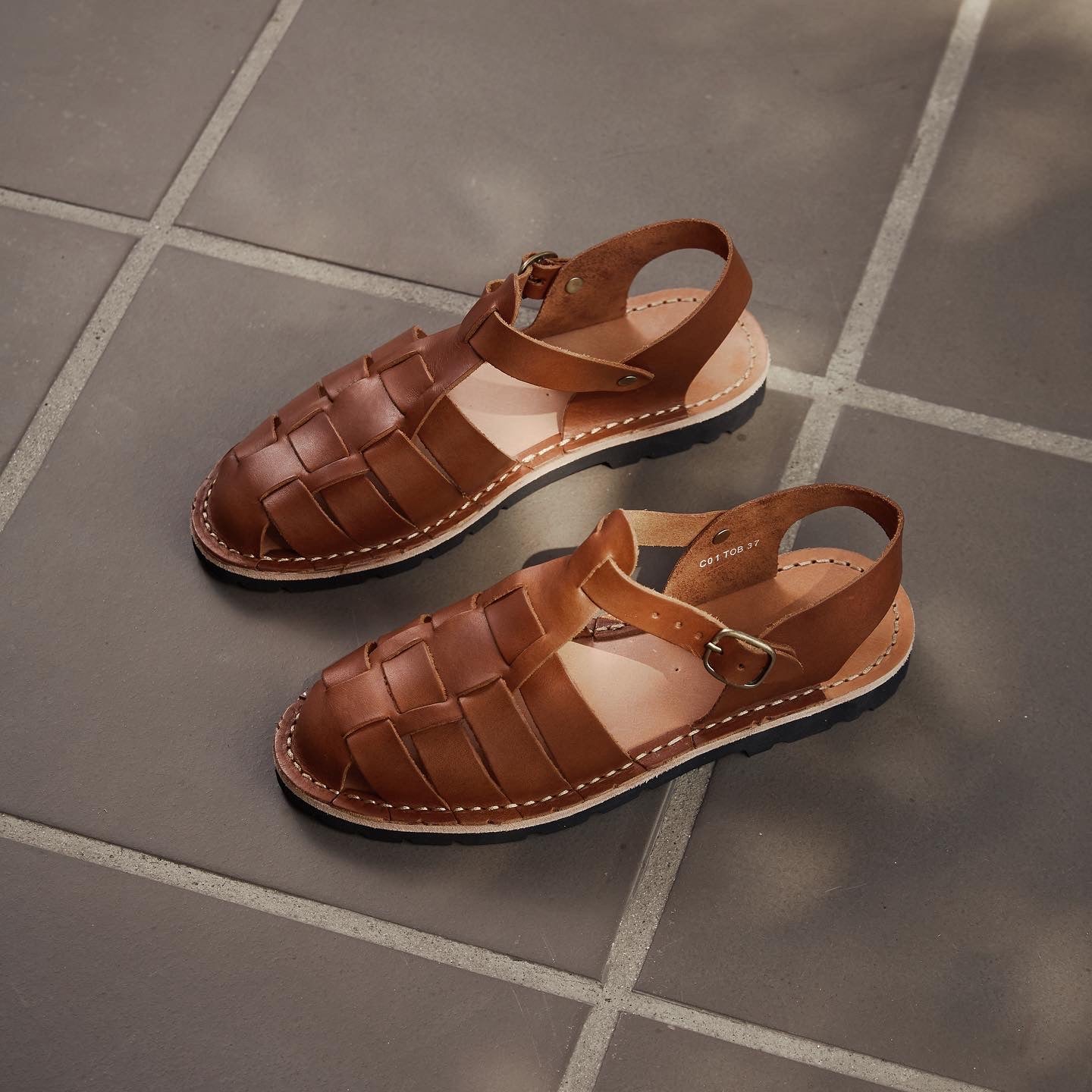 TEAK SANDALS - TOBACCO