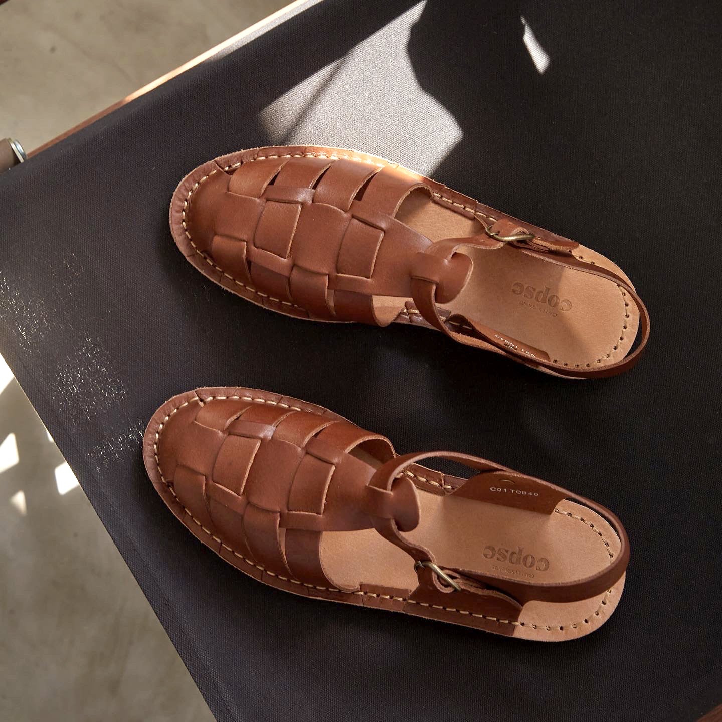TEAK SANDALS - TOBACCO