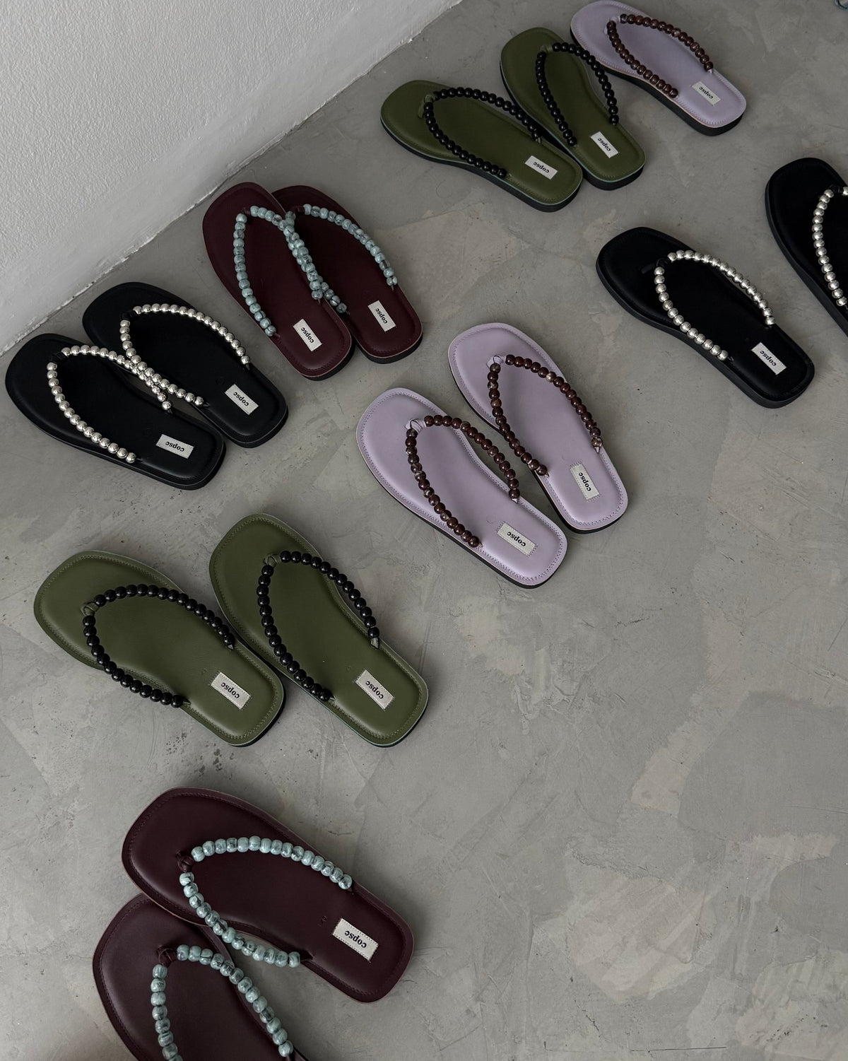PEBBLE SANDALS - Black / Silver
